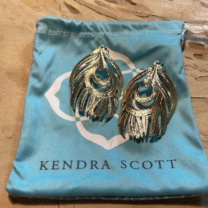 KENDRA SCOTT - Karina Statement earrings in gold